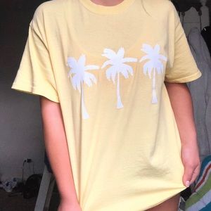 Yellow palm tee